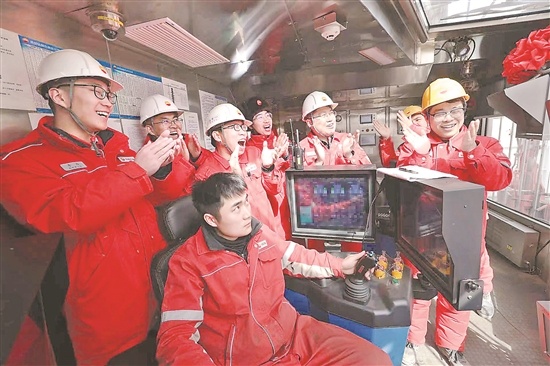 中国石油开启我国“万米时代” ！深地塔科1井钻透10000米 刷新亚洲最深直井纪录